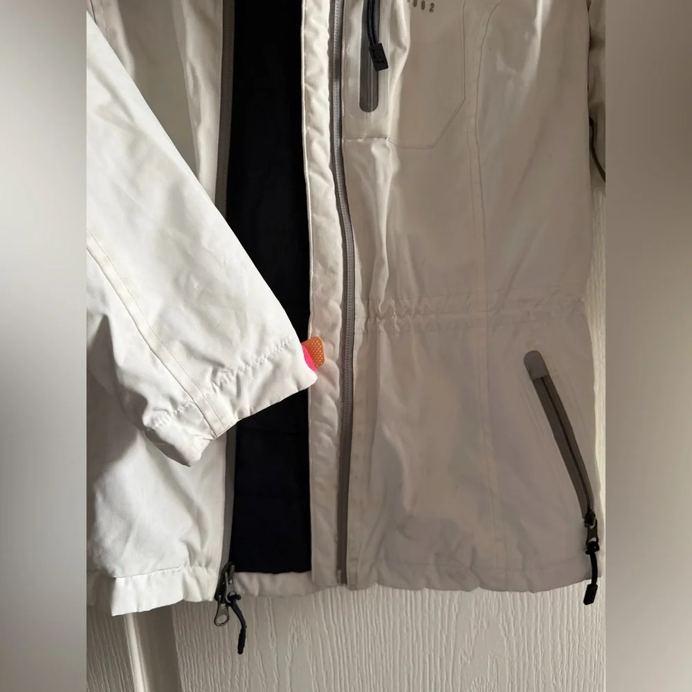 Abercrombie White Hooded Ski Jacket - Picture 3 of 11